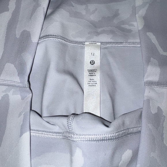 NWT Lululemon wunder under shorts - size 12 - Picture 5 of 5